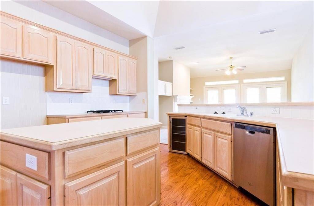 Irving, TX 75063,2009 Mulberry Way