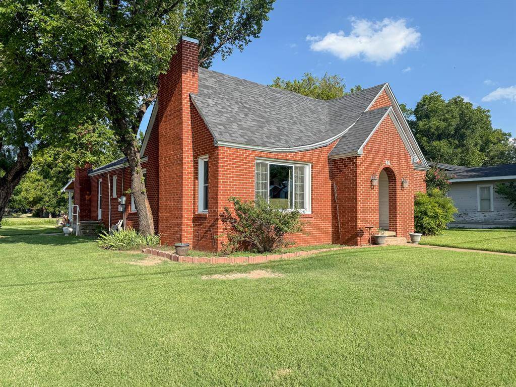 Albany, TX 76430,1 S Pecan Street