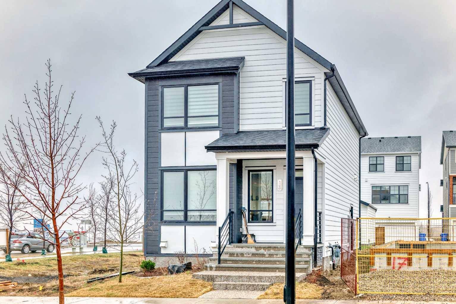 13 Treeline AVE Southwest, Calgary, AB T2Y 0R7
