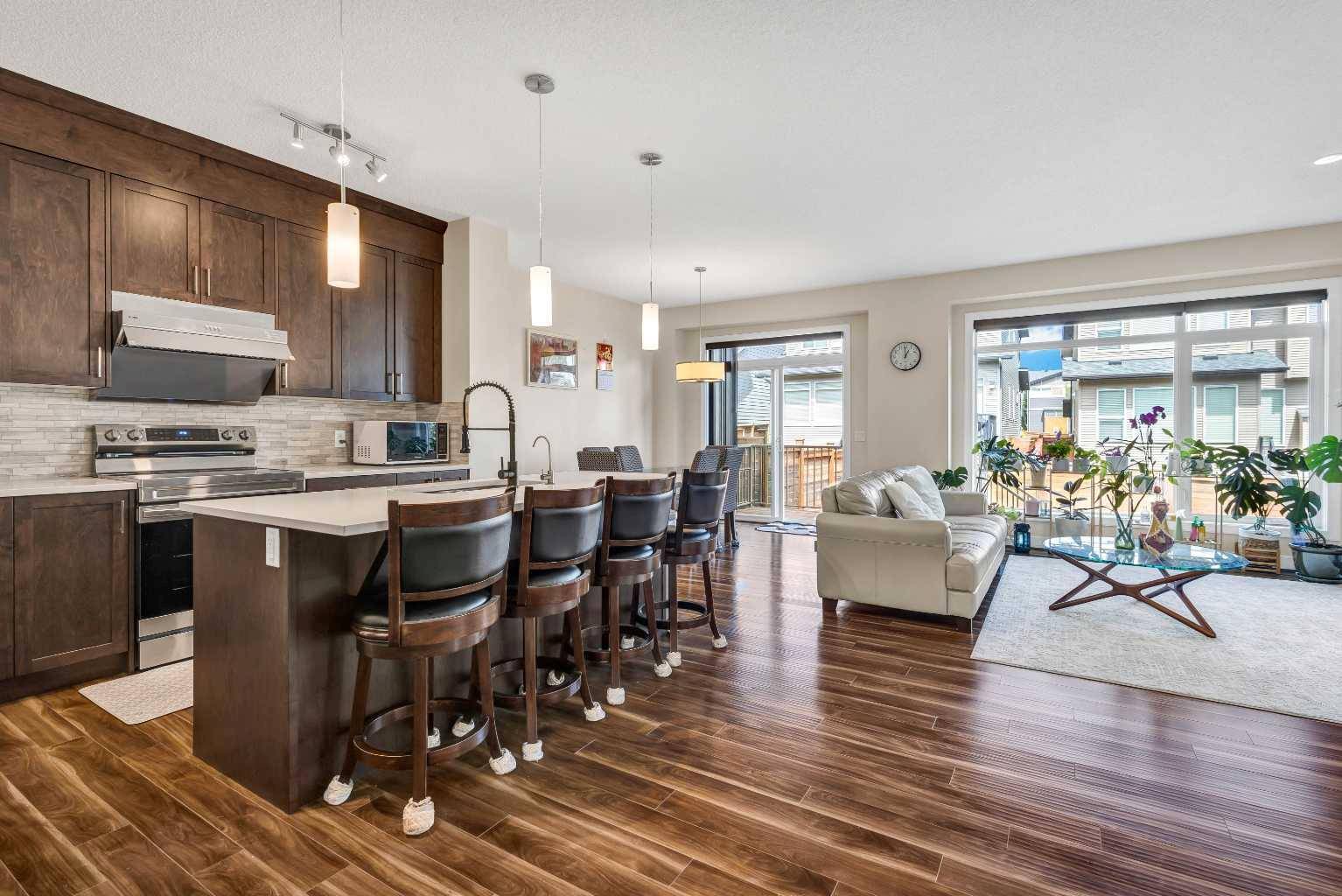 Calgary, AB T3R 0X4,38 Sage Bluff VW NW