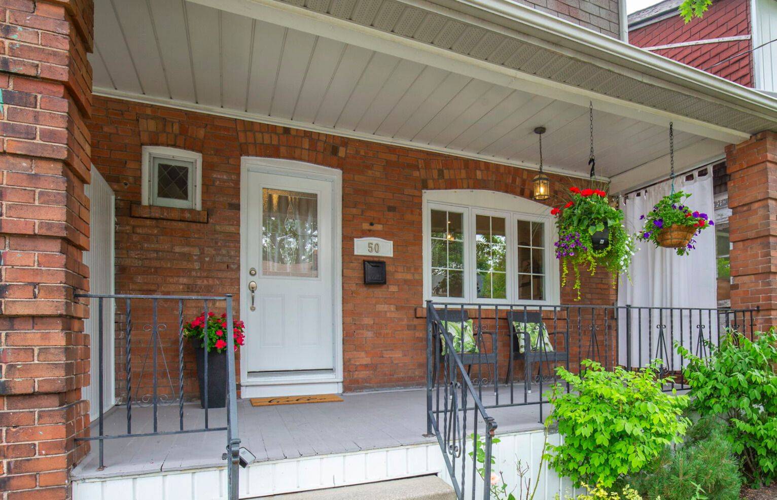 Toronto E02, ON M4C 5J4,50 Iona AVE