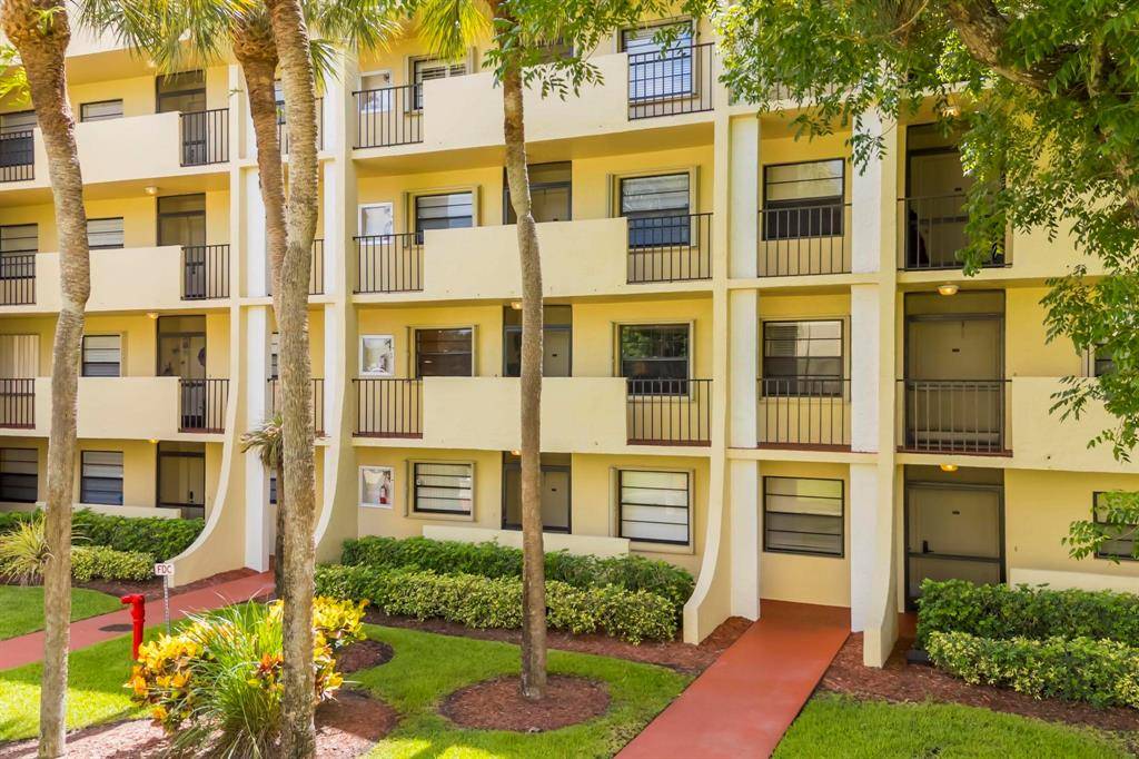 Boca Raton, FL 33428,23380 Carolwood Ln #107