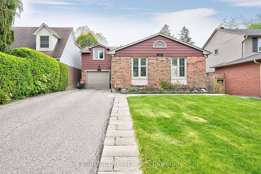 35 Ravengloss DR, Markham, ON L3T 4C8
