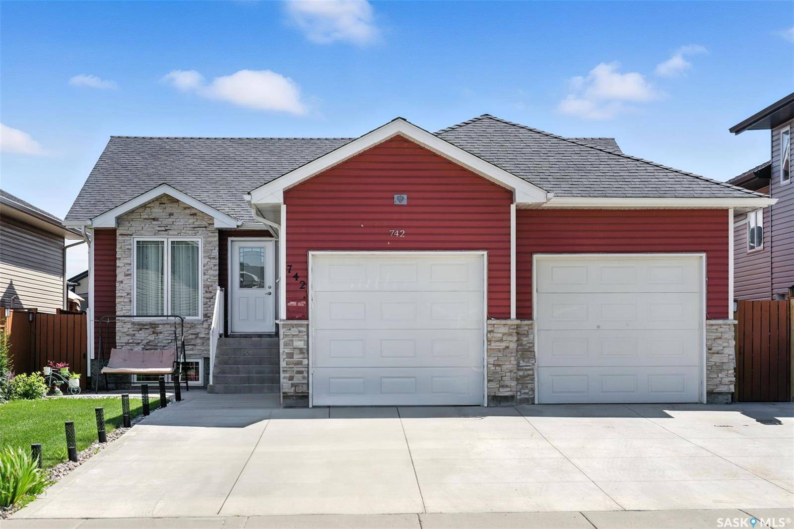 742 Hargreaves CRESCENT, Saskatoon, SK S7R 0H2