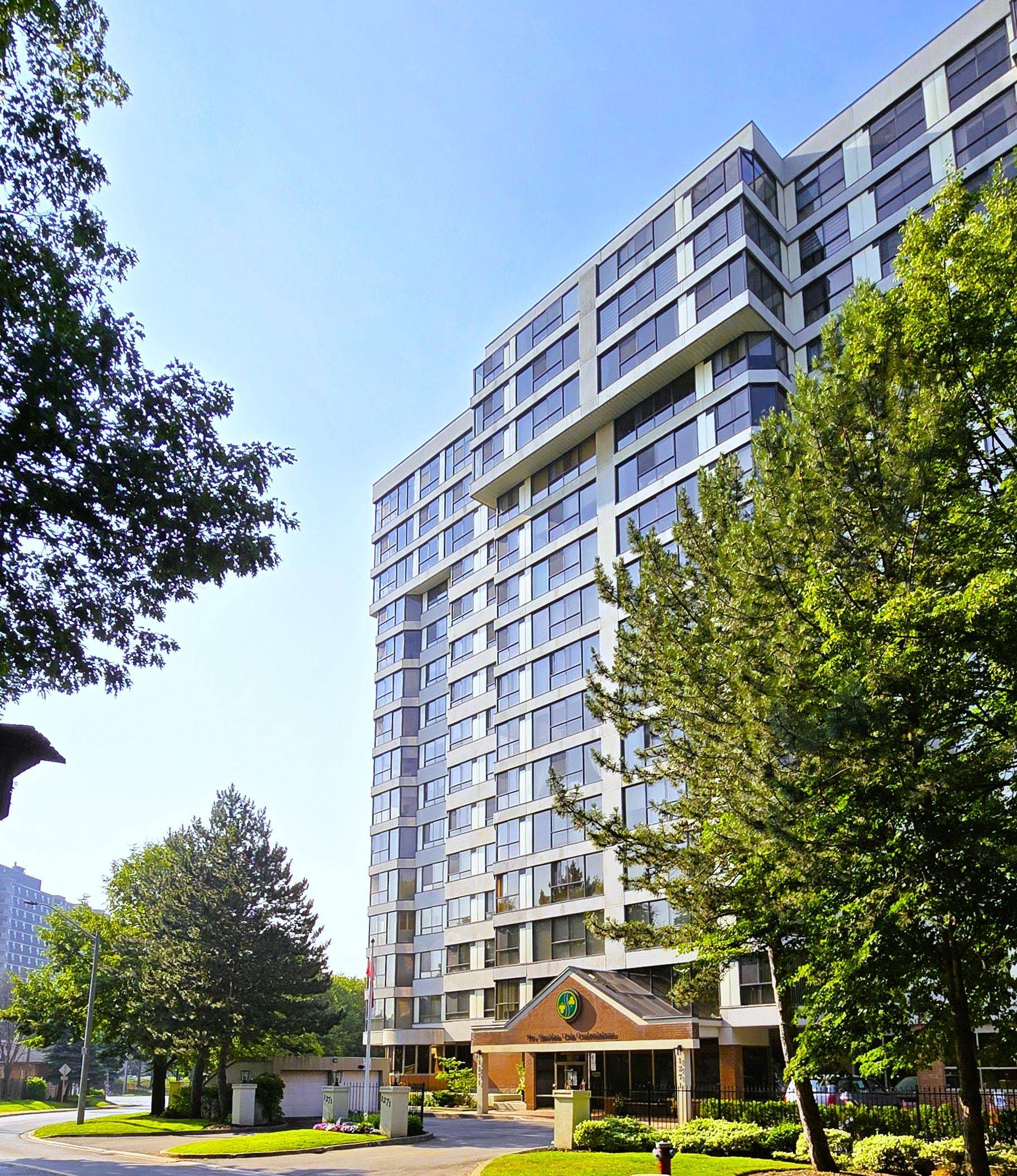 1271 Walden CIR #PH201, Mississauga, ON L5J 4R4