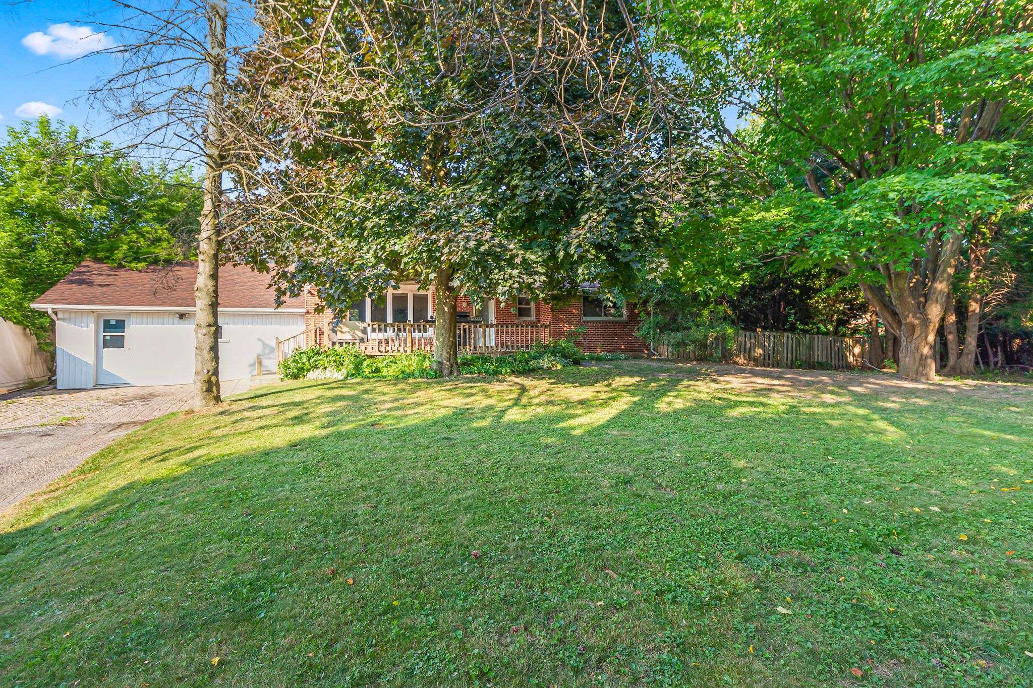 8759 Heritage RD, Brampton, ON L6Y 0E4