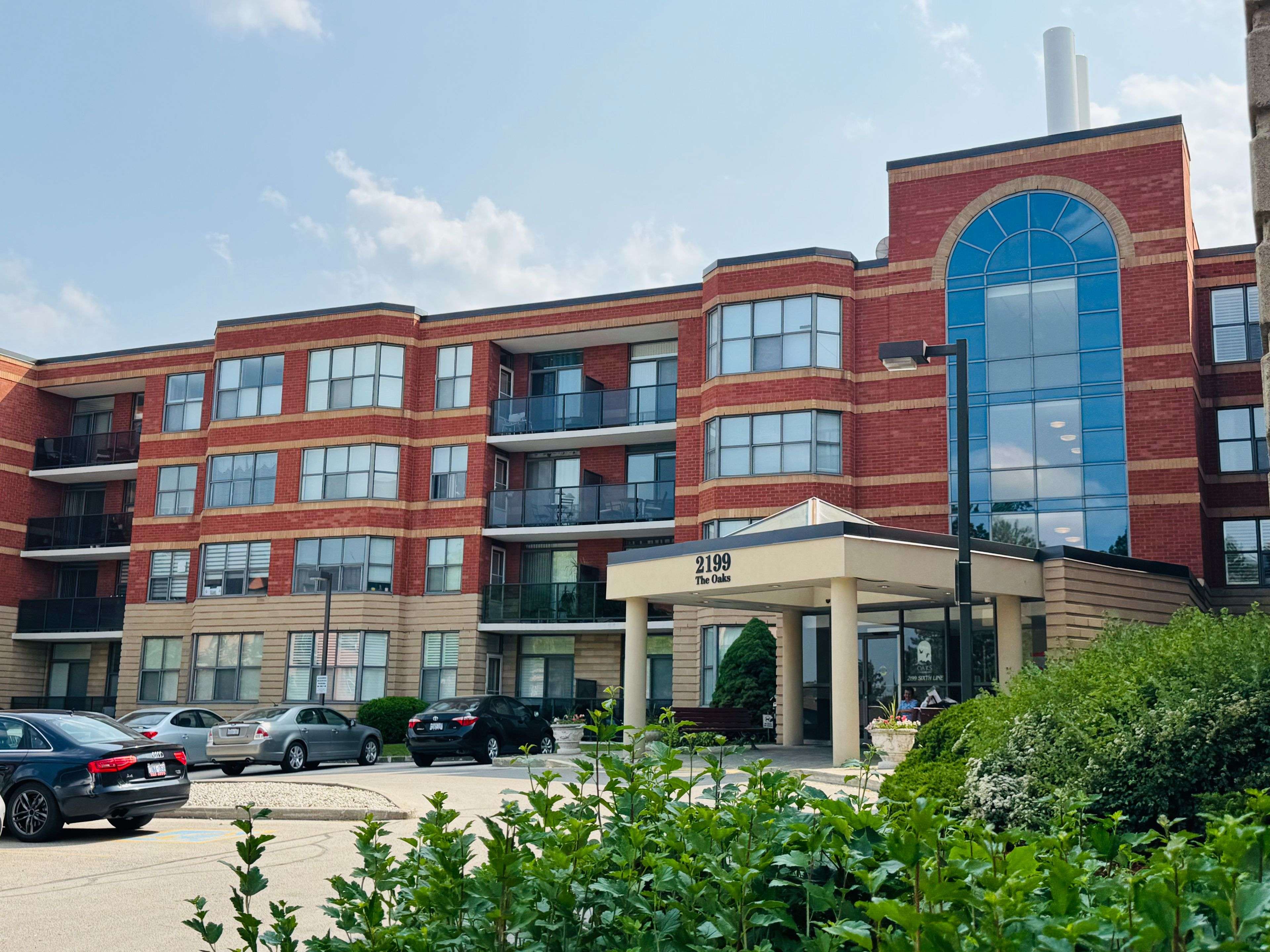 Oakville, ON L6H 5V3,2199 Sixth Line #405