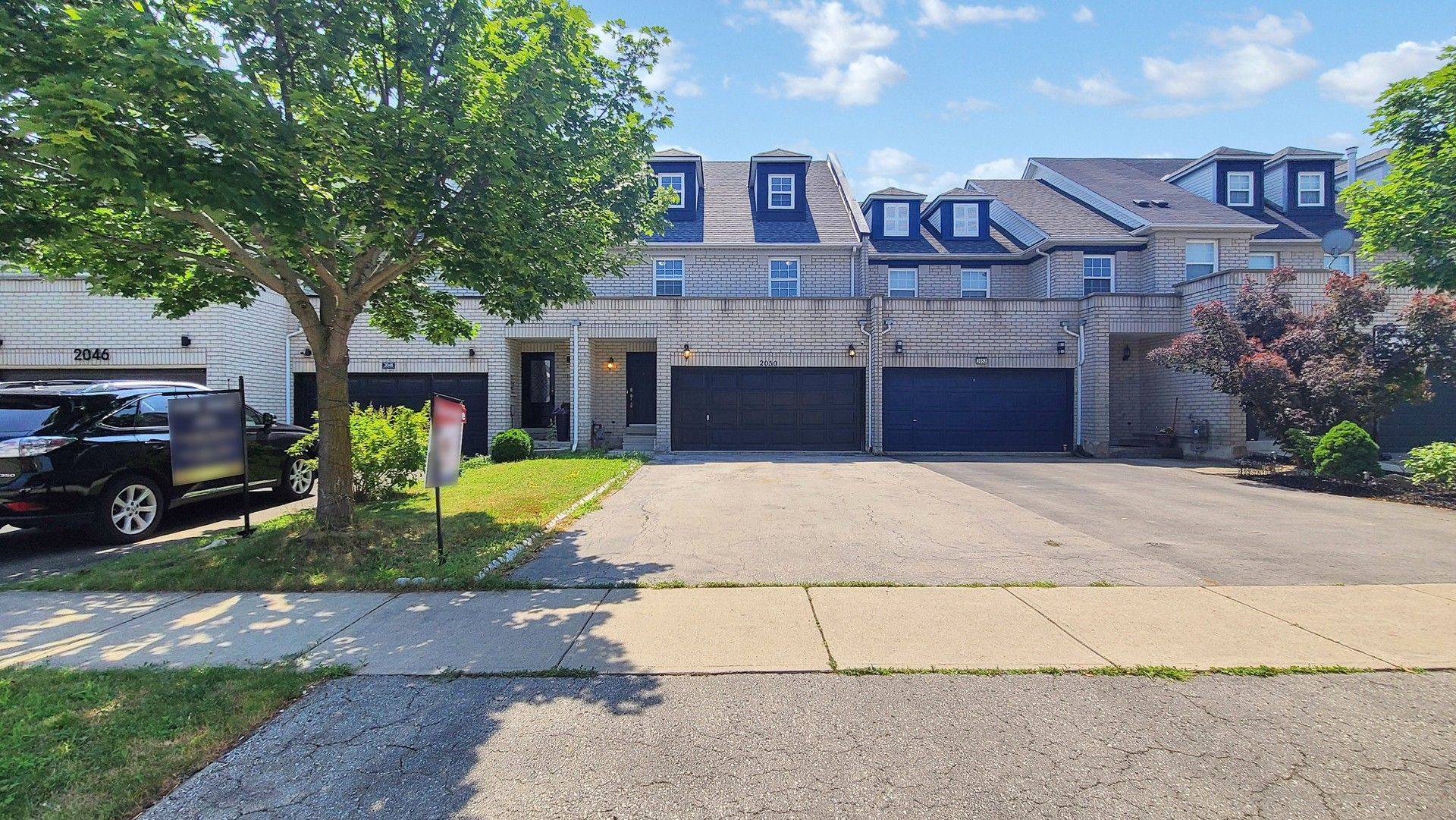 2050 WHITE DOVE CIR, Oakville, ON L6M 3R7