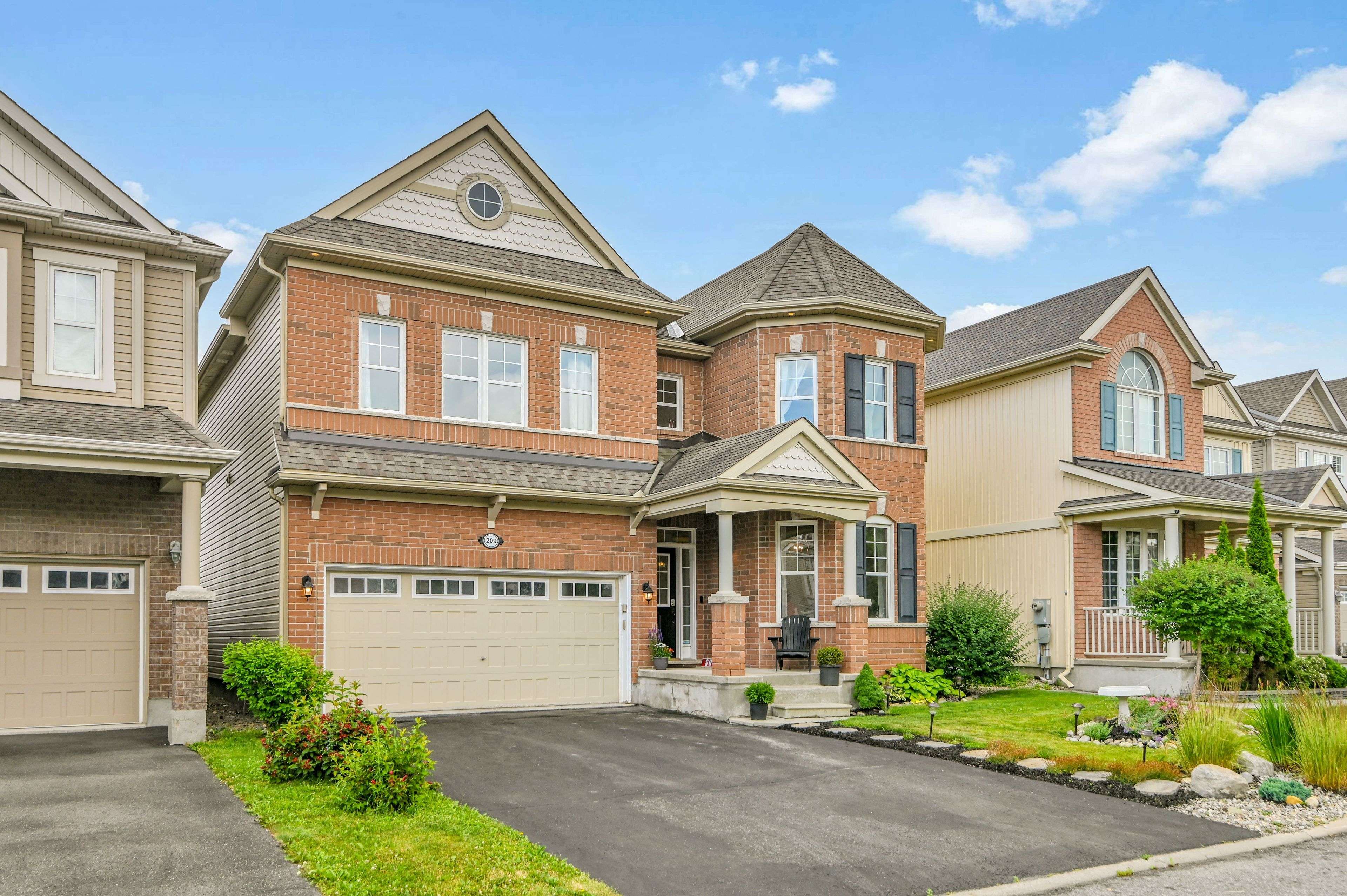 Barrhaven, ON K2J 5W5,209 Dutchmans WAY