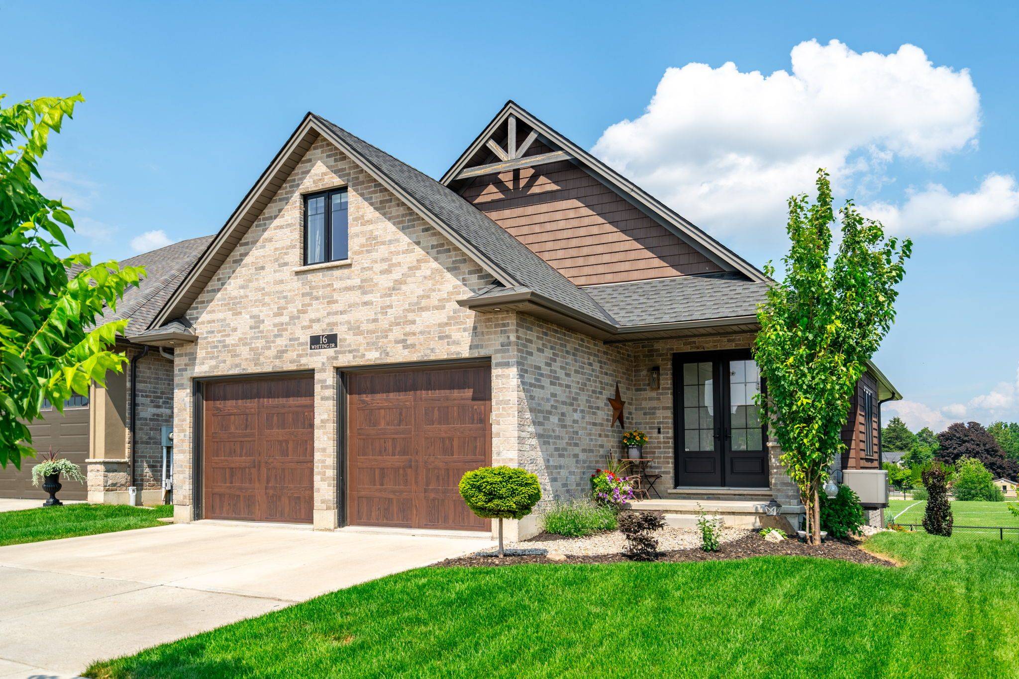 16 Whiting DR, Brant, ON N3L 0B2