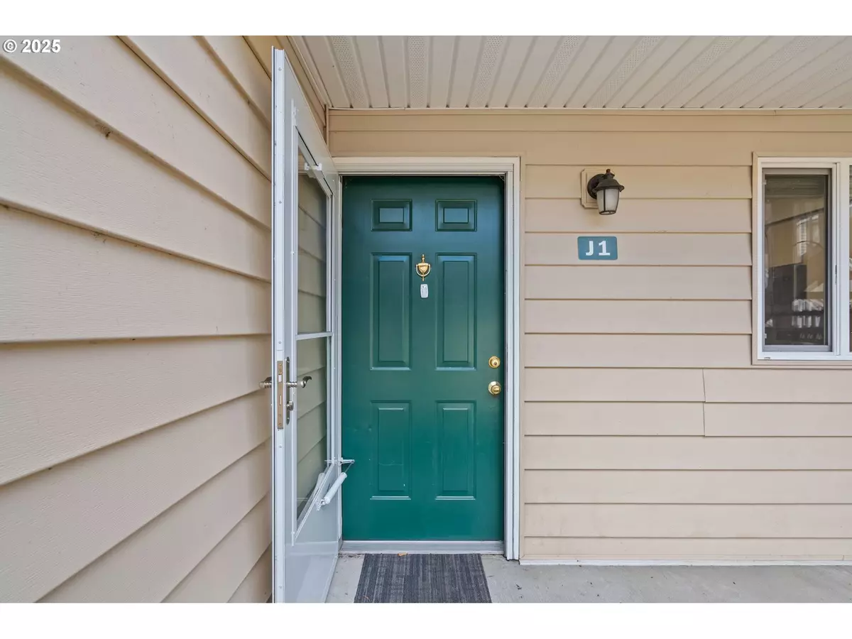 Vancouver, WA 98686,13216 NE SALMON CREEK AVE #J1