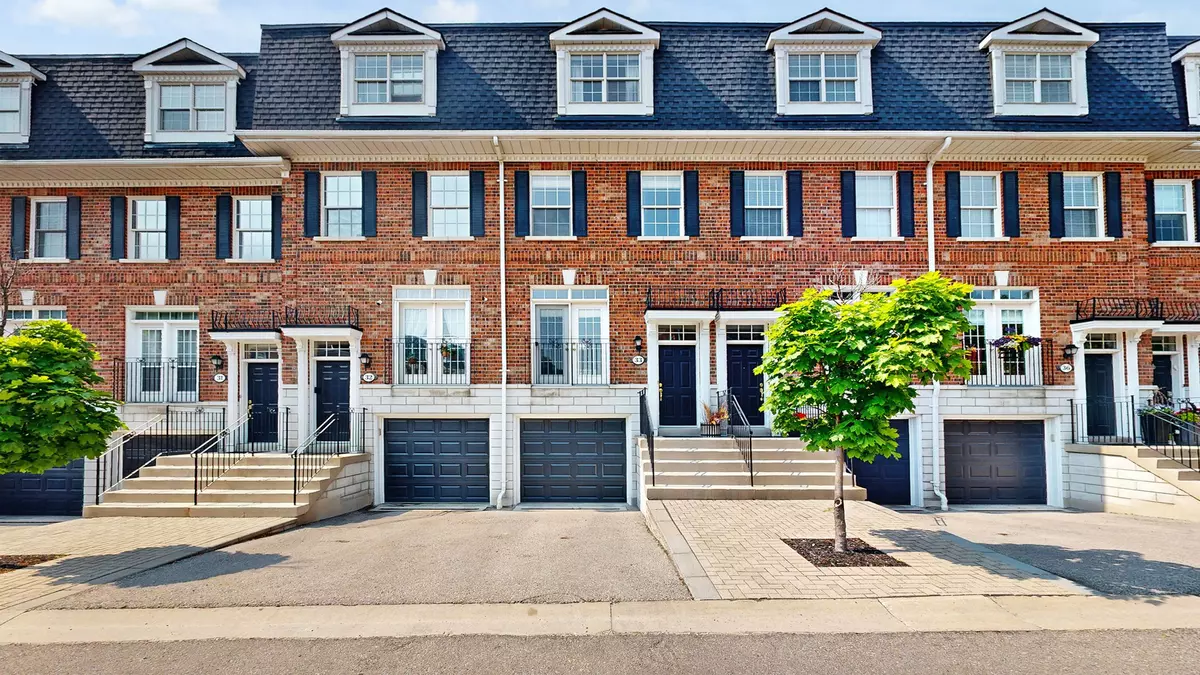 Richmond Hill, ON L4C 0L6,6 Leonard ST #33