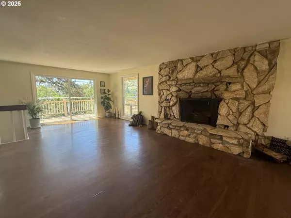 Roseburg, OR 97471,2071 NW MOTAH ST