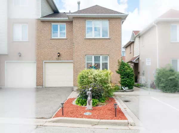 374 Riddell CT #20,  Newmarket,  ON L3Y 8M8
