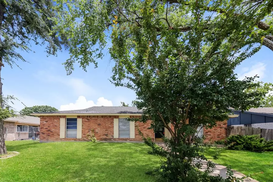 3317 Kenwood Drive, Rowlett, TX 75089