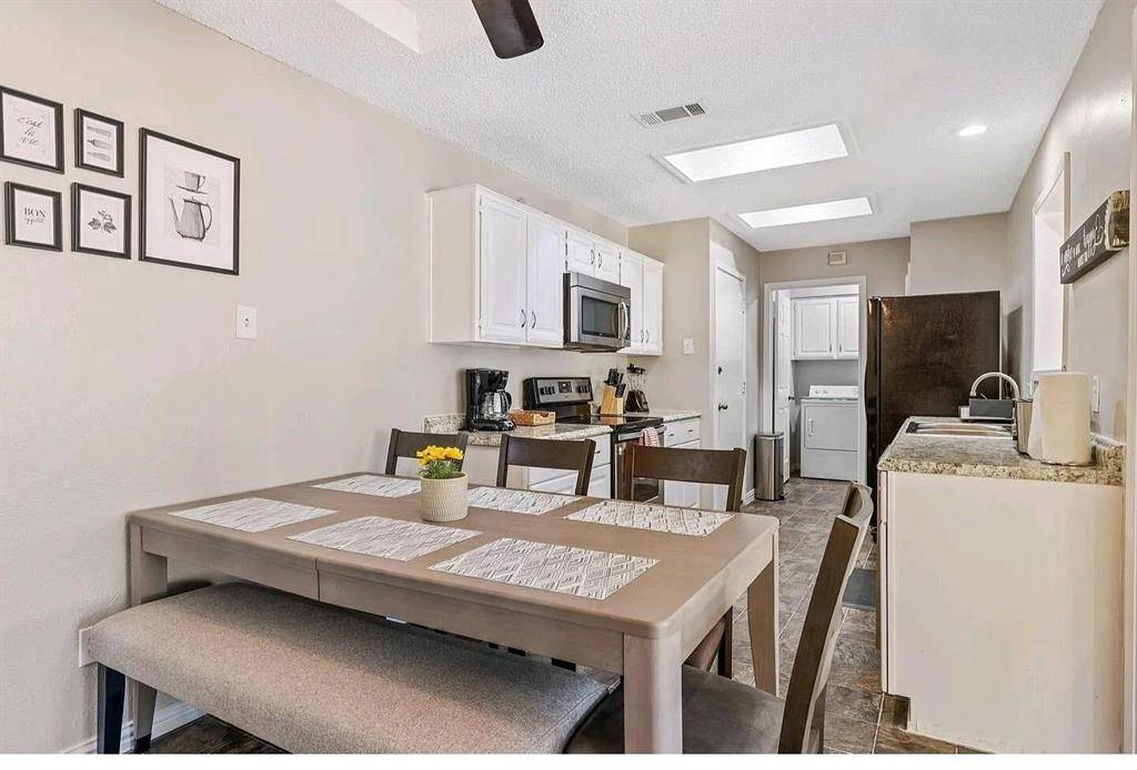Euless, TX 76040,707 Creekside Drive