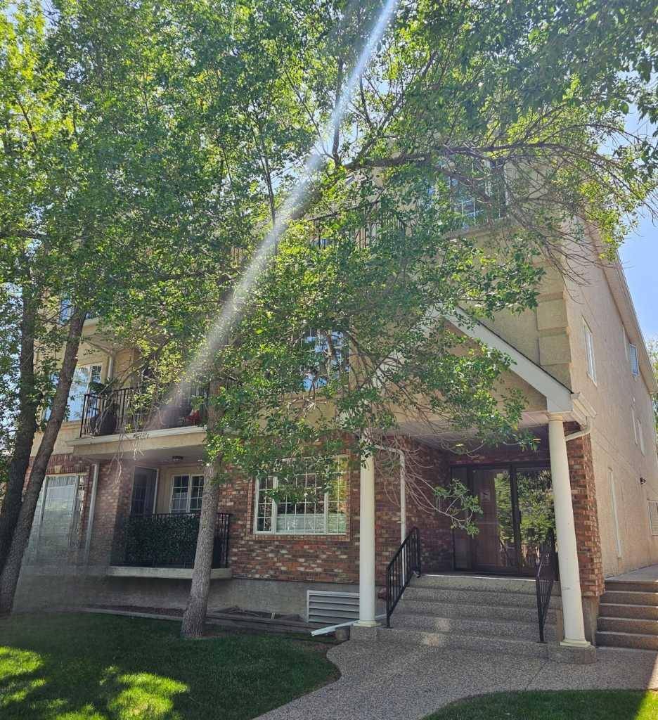 705 56 AVE Southwest #203, Calgary, AB T2V 0G9