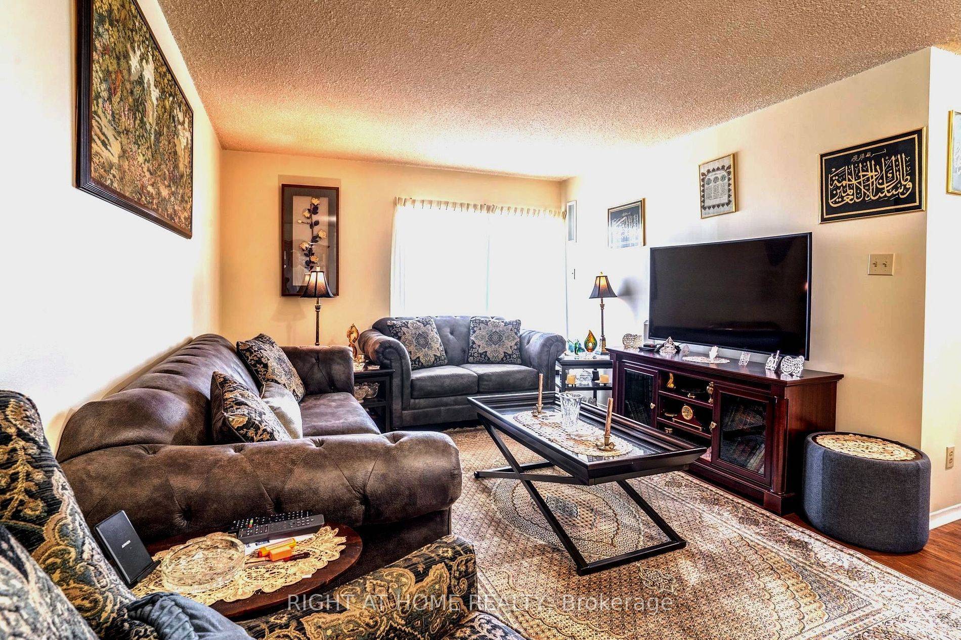 Toronto E11, ON M1B 5M3,11753 Sheppard AVE E #1110