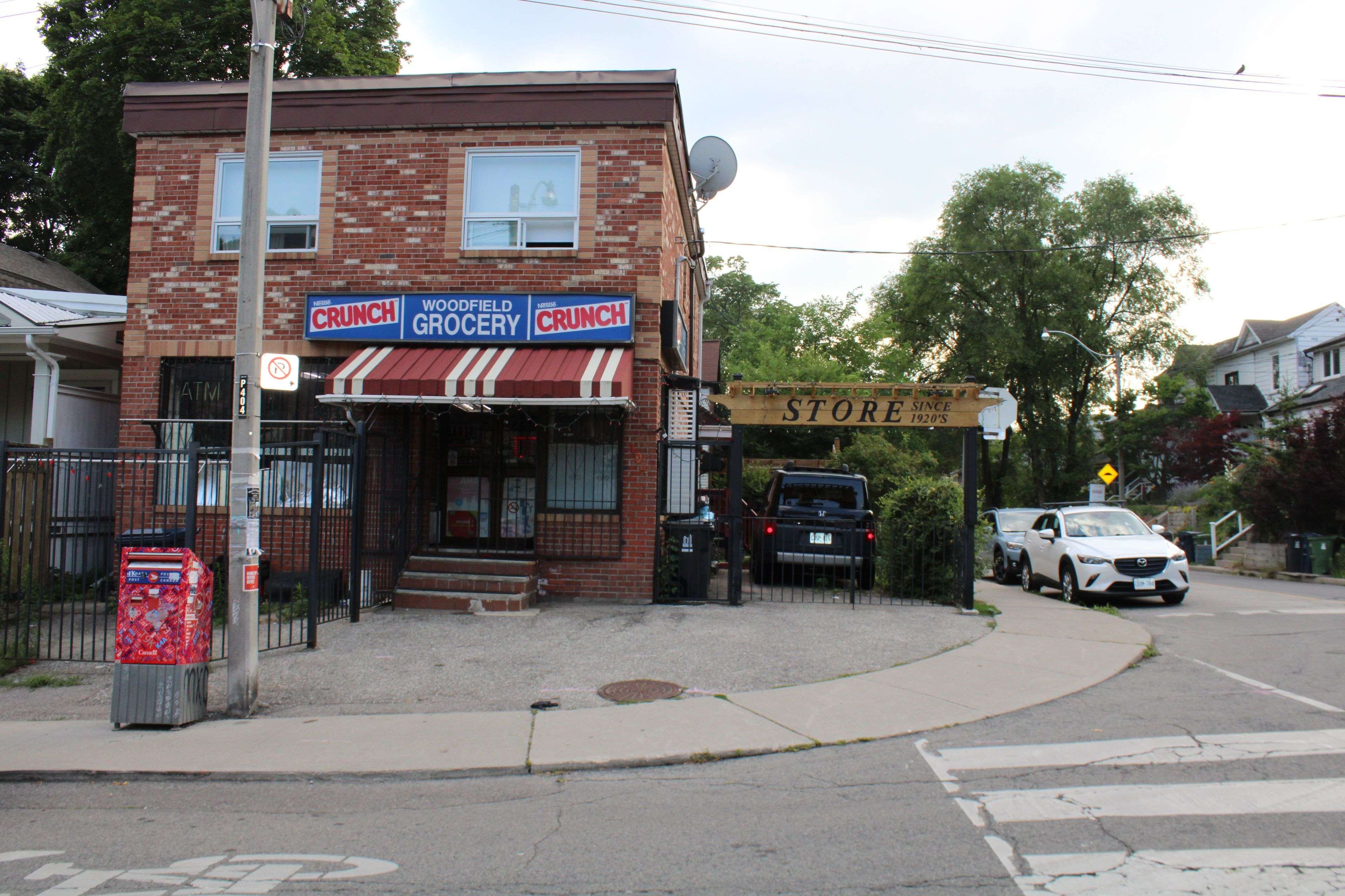Toronto E01, ON M4L 2X1,404 Woodfield RD