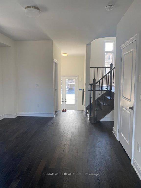 Innisfil, ON L9S 0P2,1362 Blackmore ST