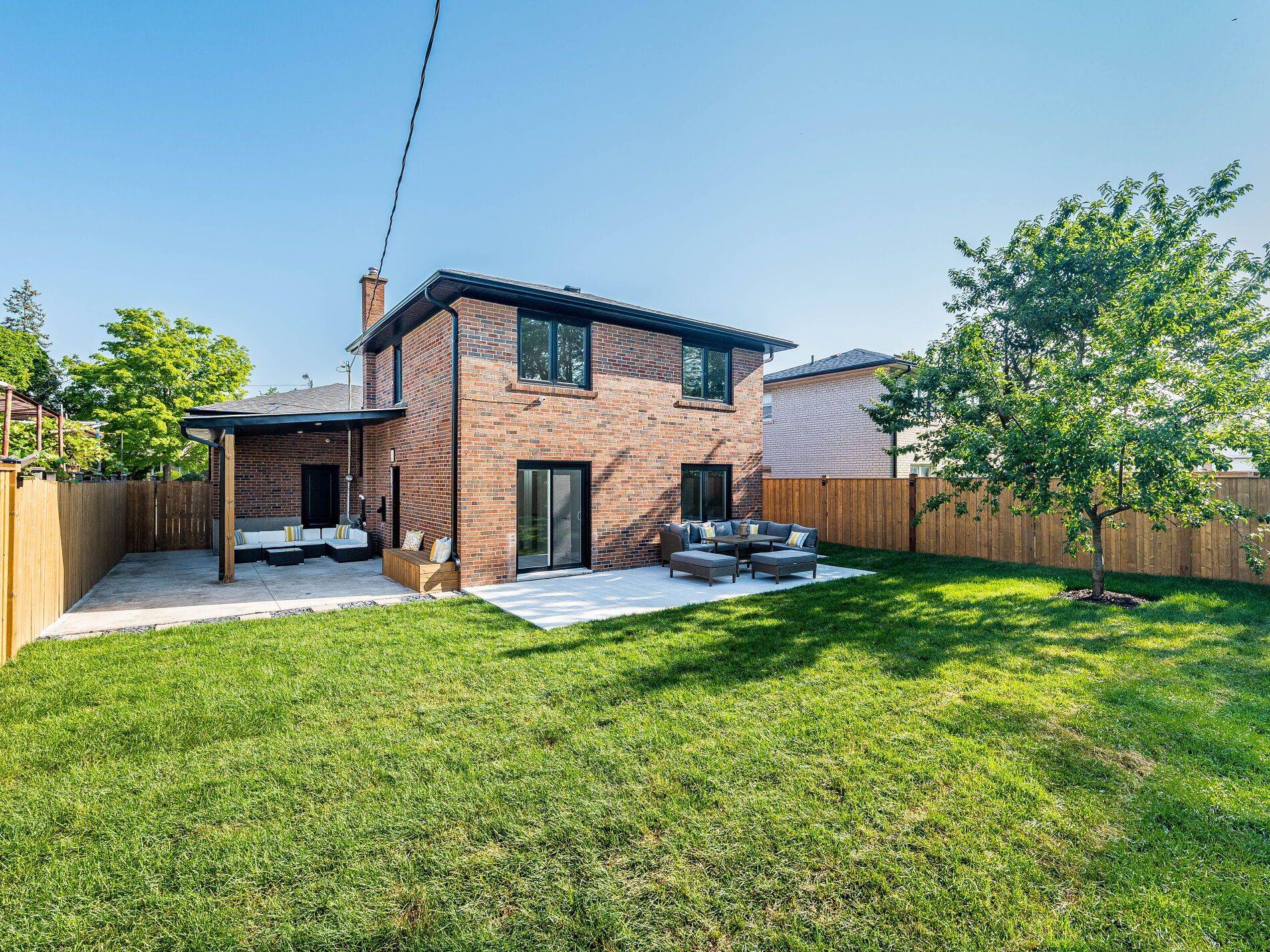 Toronto W09, ON M9R 2B1,41 Ladbrooke RD