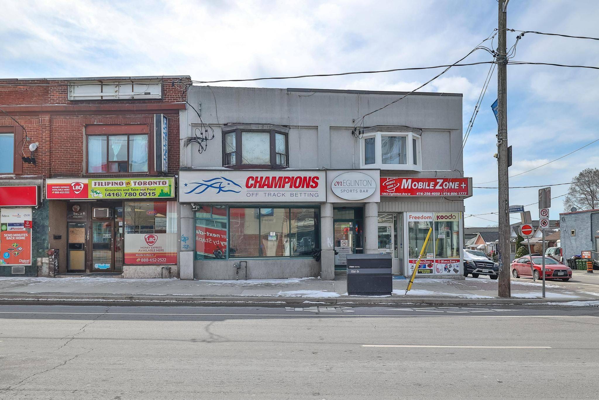 1861 Eglinton AVE W, Toronto W03, ON M6E 3X5