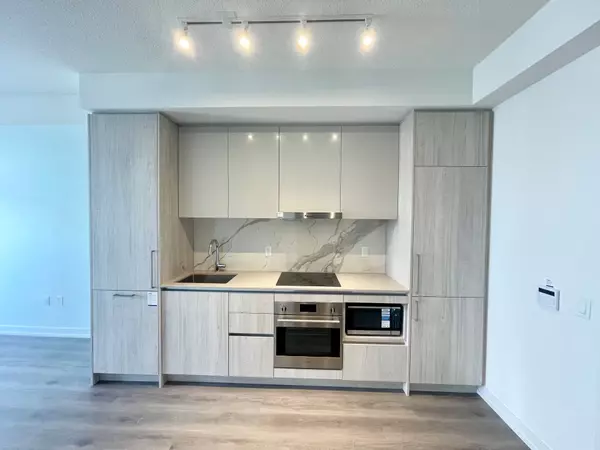 Vaughan, ON L4K 0R1,225 Commerce ST #5710