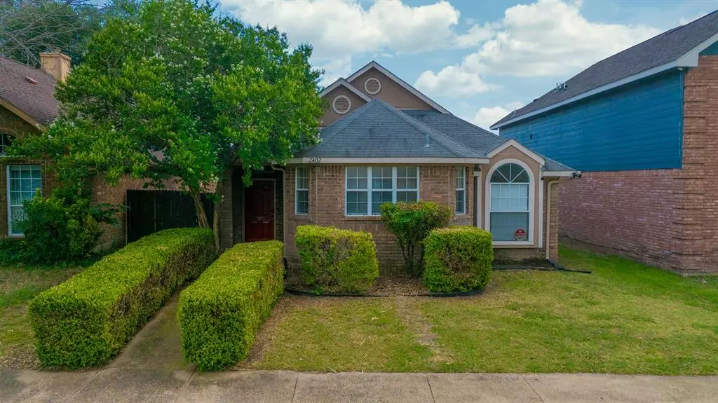 2402 Weatherby Drive, Mesquite, TX 75181