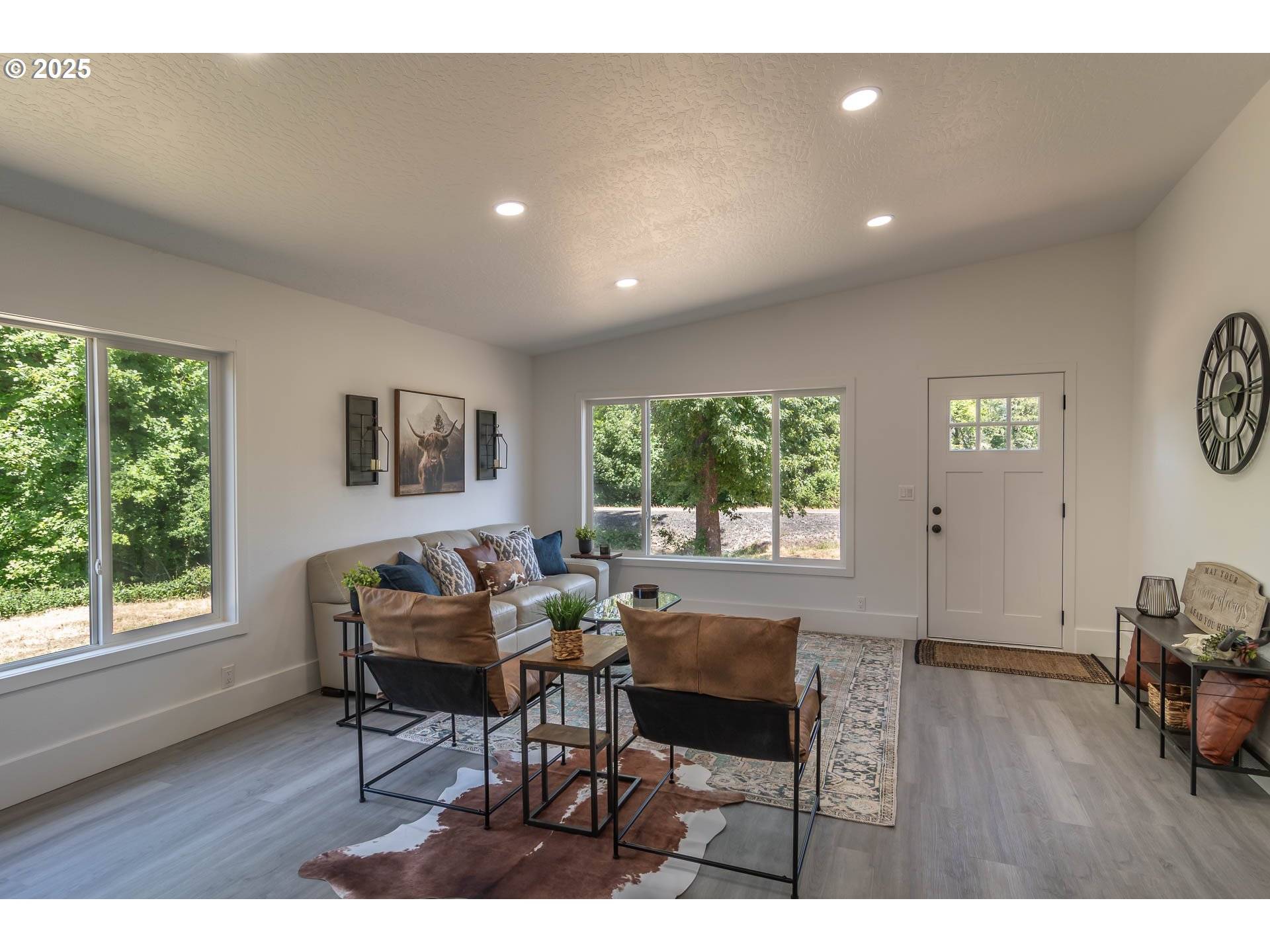 Roseburg, OR 97471,1052 RESTON RD