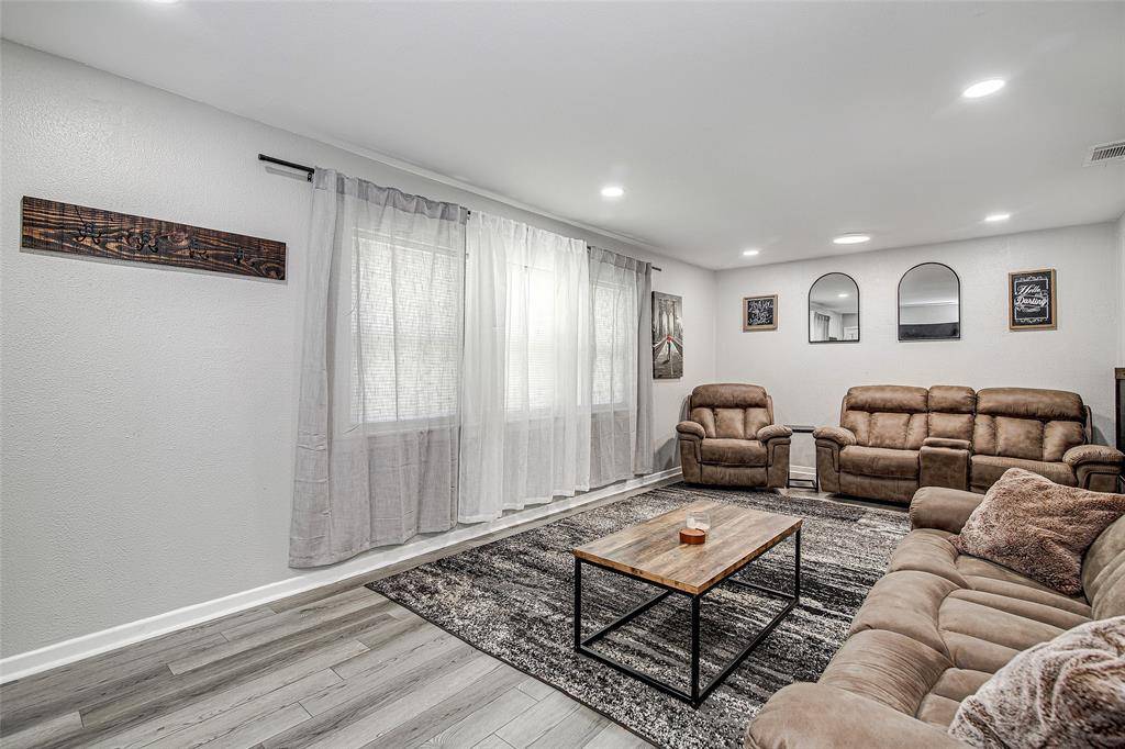 Cleburne, TX 76033,809 Marengo Street