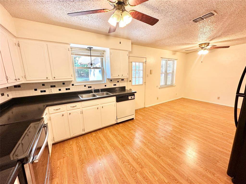 Gainesville, TX 76240,901 W Star Street