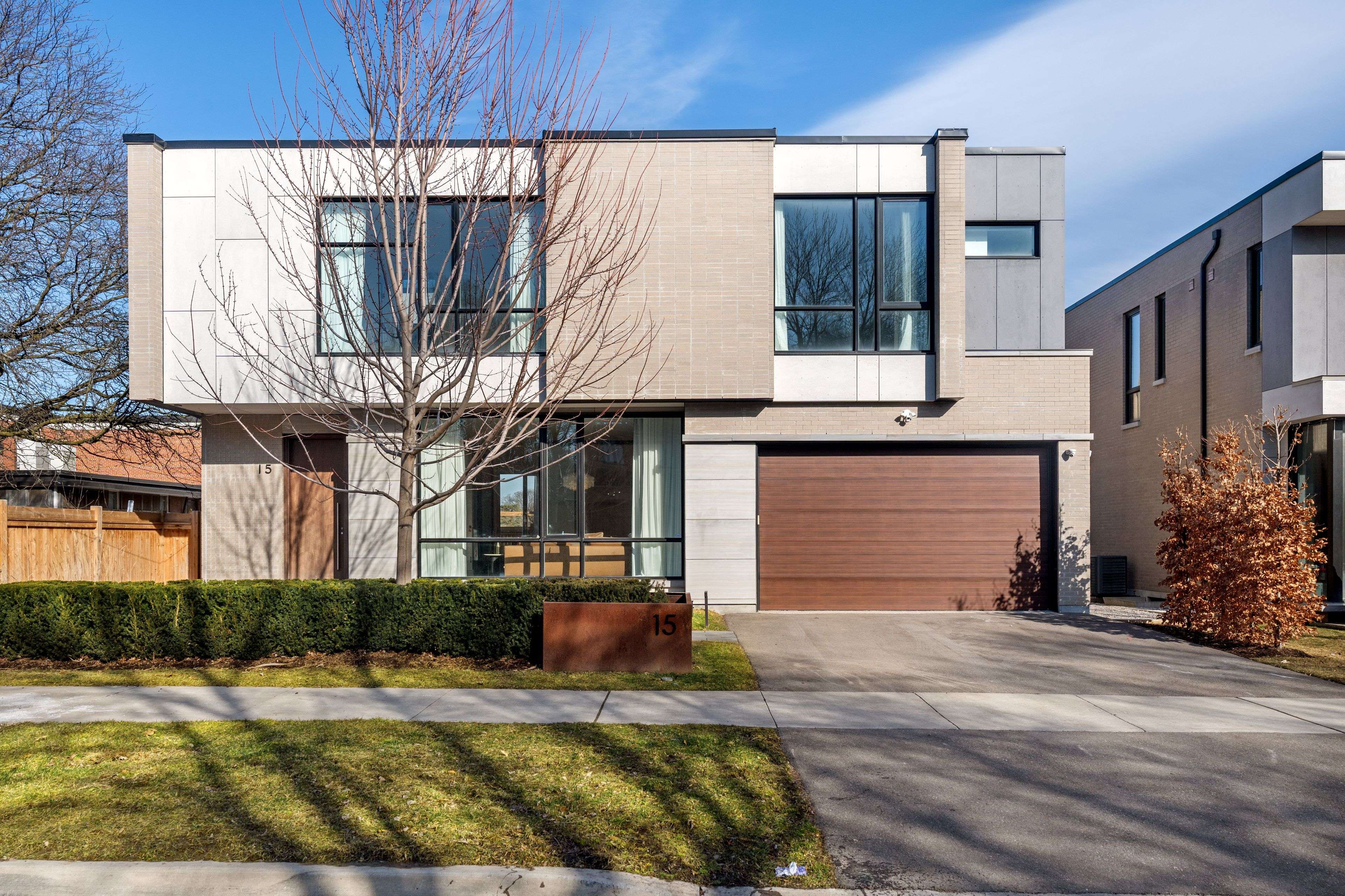 15 Fairmeadow AVE, Toronto C12, ON M2P 0A5