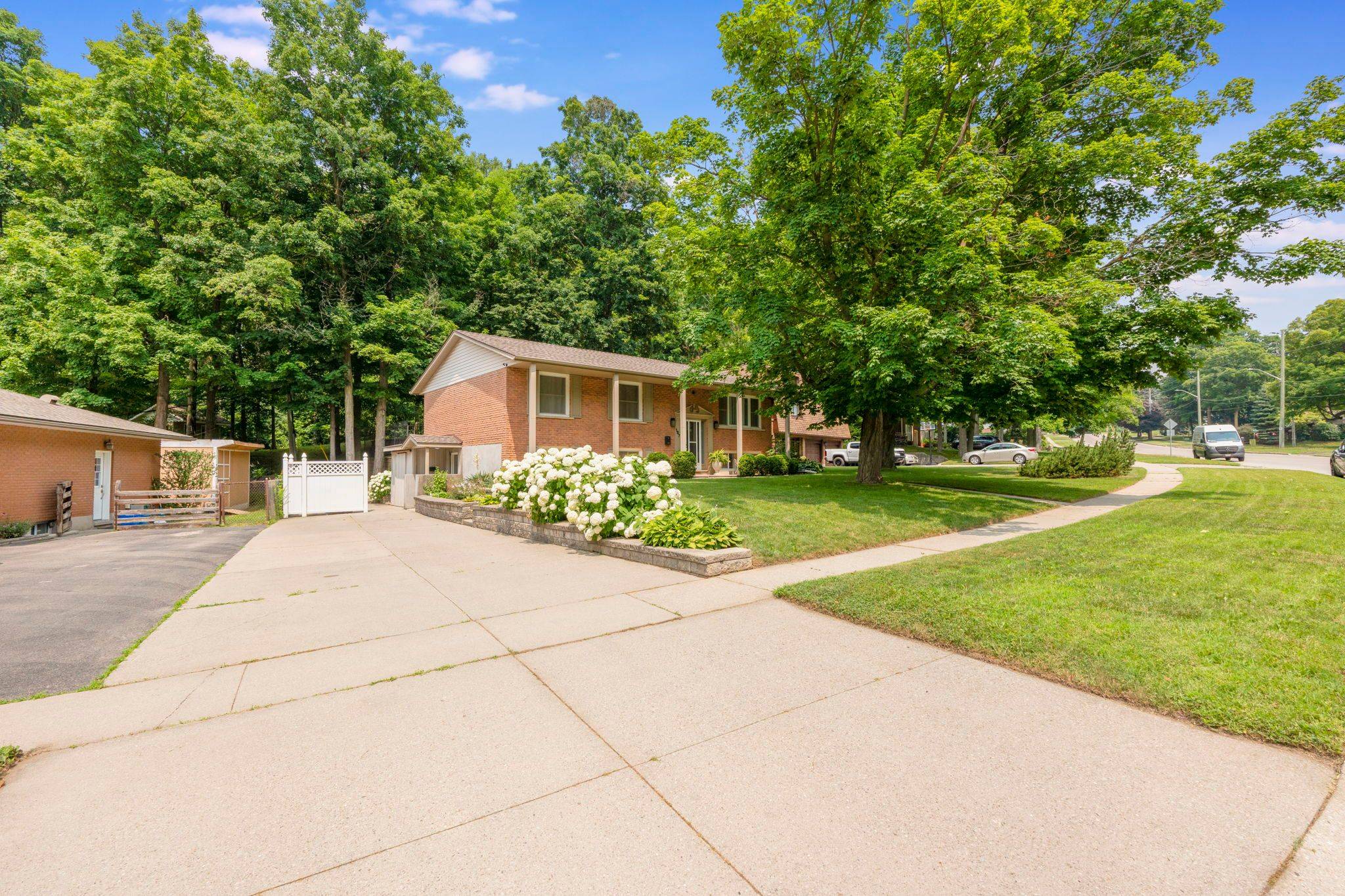 Cambridge, ON N3C 1M1,187 Winston BLVD