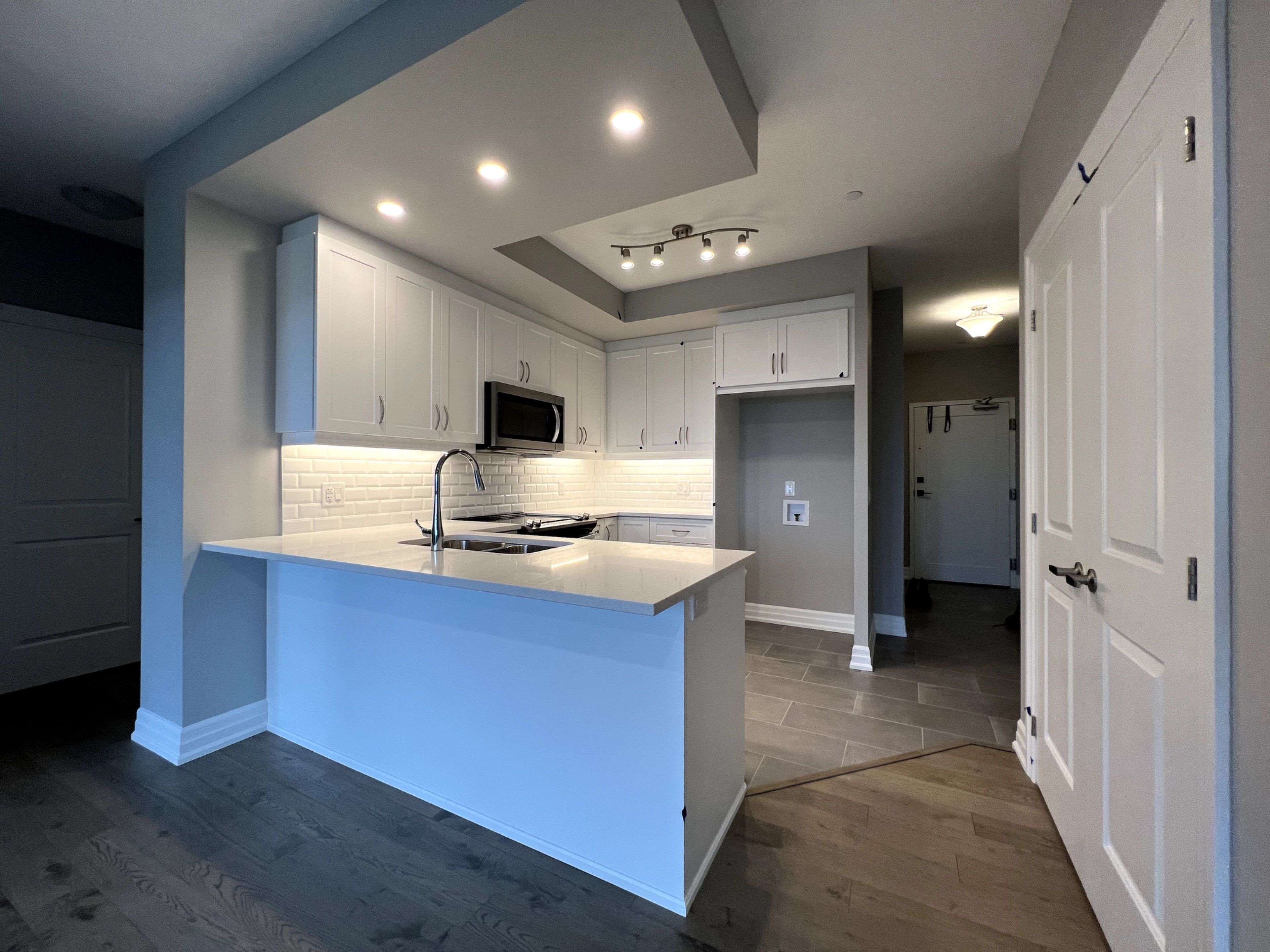 Guelph, ON N1L 1G6,1878 GORDON ST #914