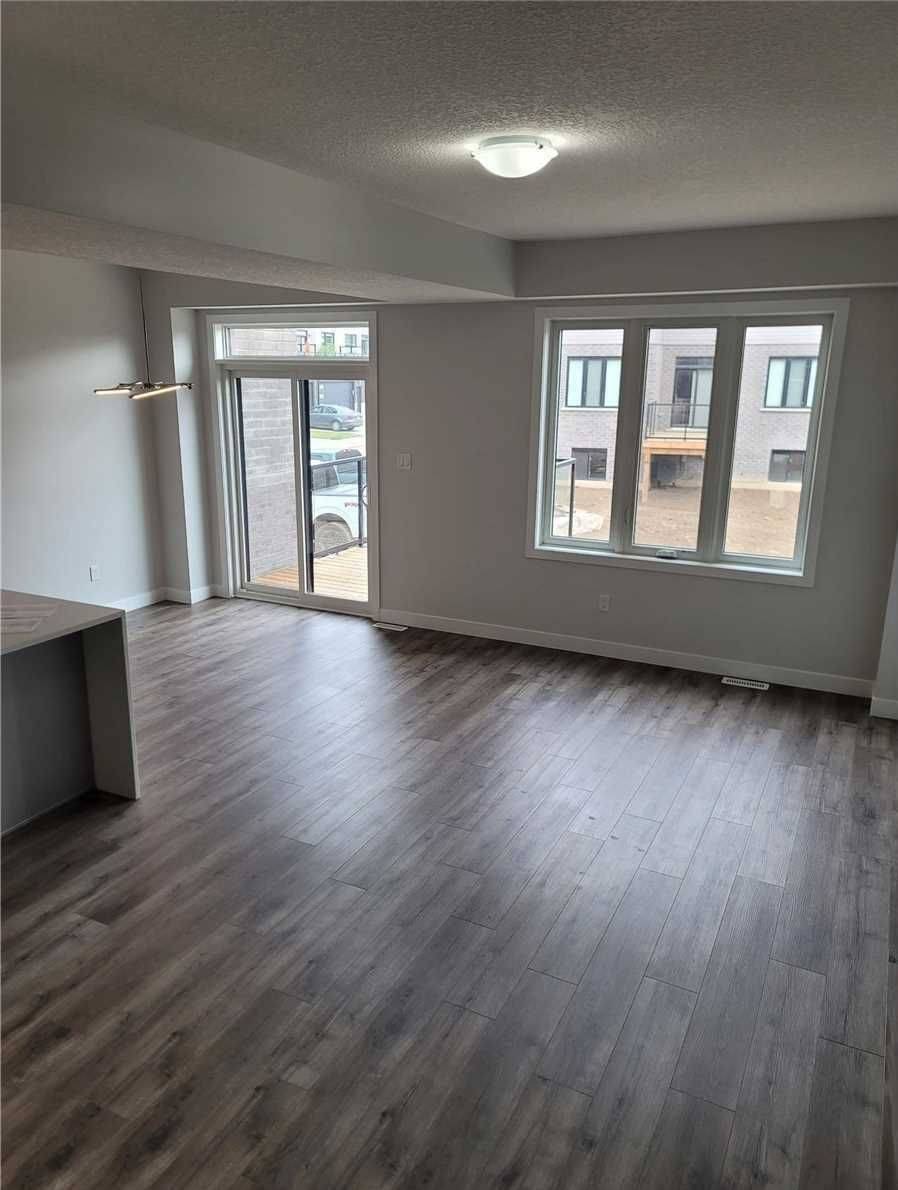 London South, ON N6L 0E8,3380 Singleton AVE #109