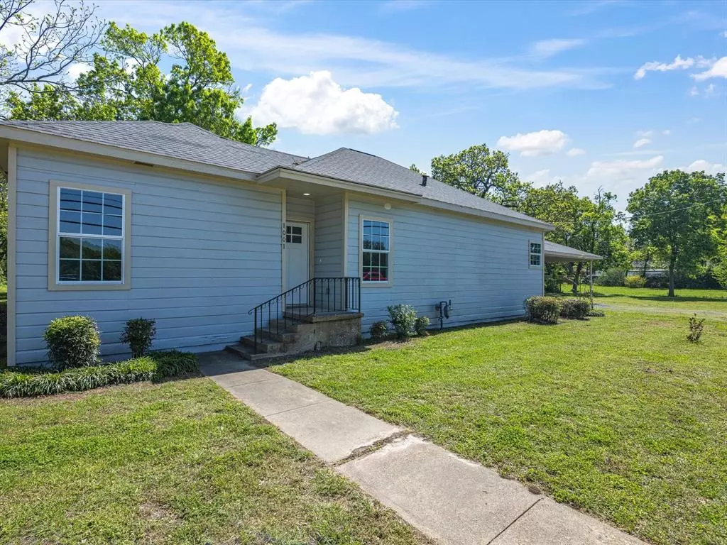 Ennis, TX 75119,1001 W Lampasas Street