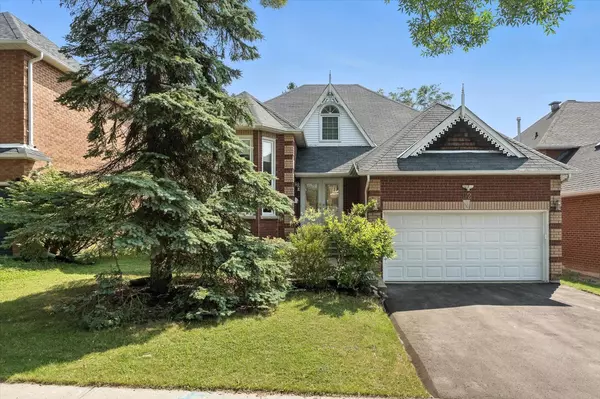 62 Sisman AVE, Aurora, ON L4G 6S2