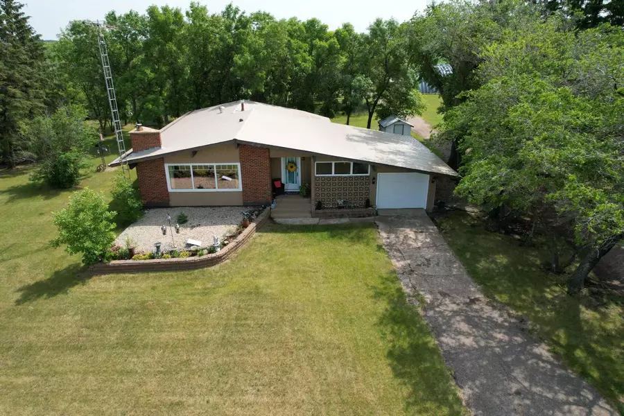 49425 870 HWY, Rural Minburn No. 27 County Of, AB T0B 2G0