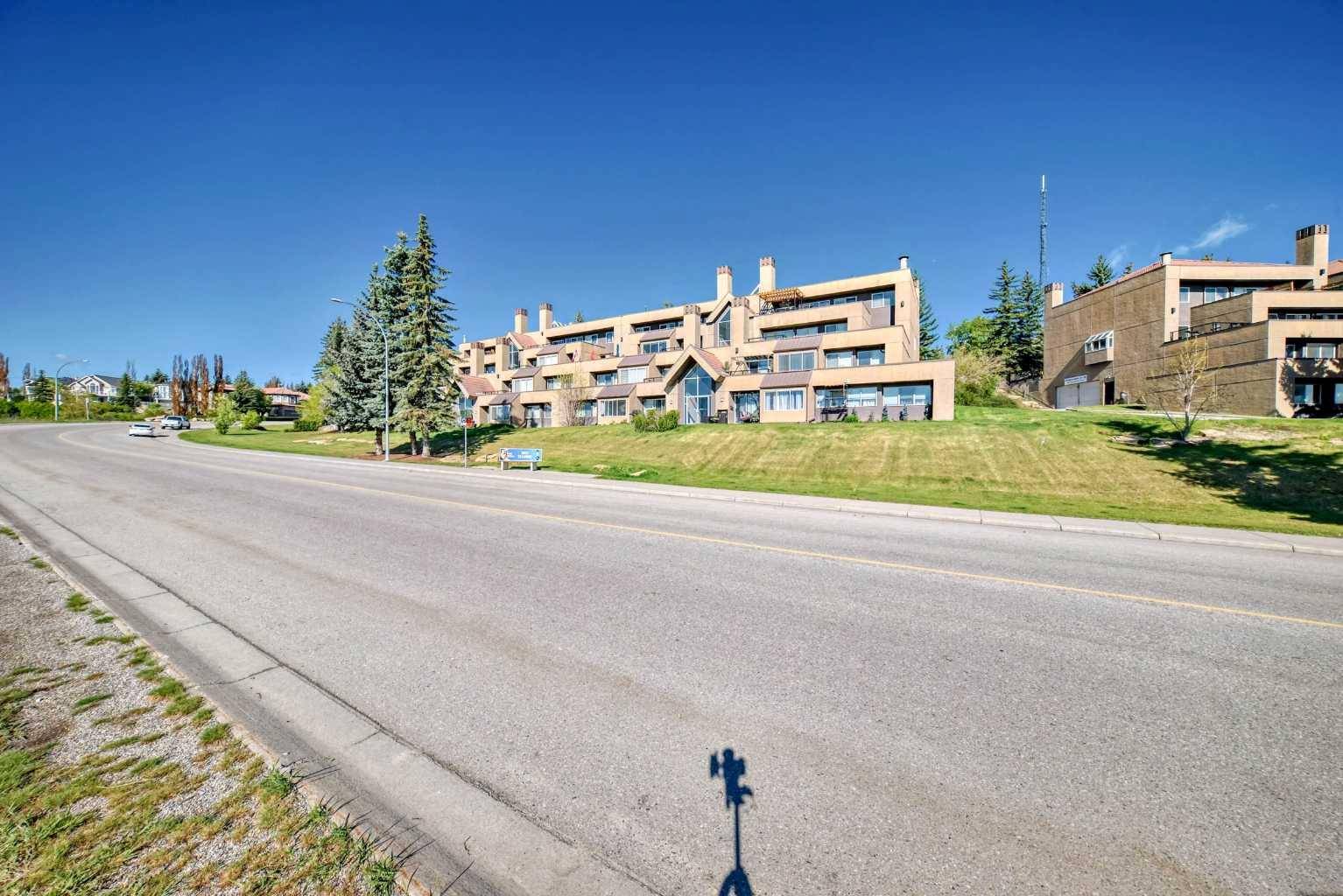 Calgary, AB T3H 2L4,212 Village TER Southwest #5