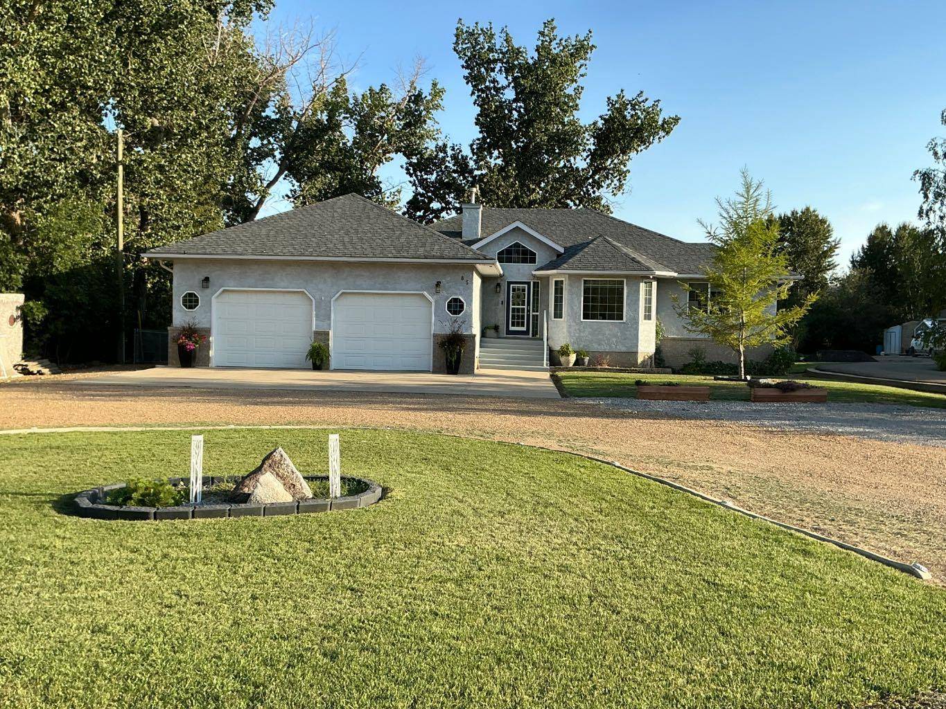 85 MICHICHI DR, Drumheller, AB T0J 0Y1