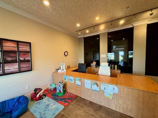 Grande Prairie, AB T8V8H7,8715 109 ST #101