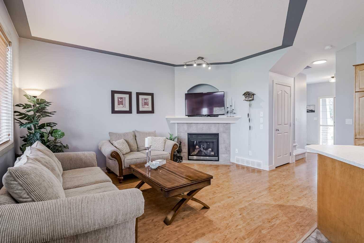 Calgary, AB T3G 5X3,44 Rockyvalley Villas NW