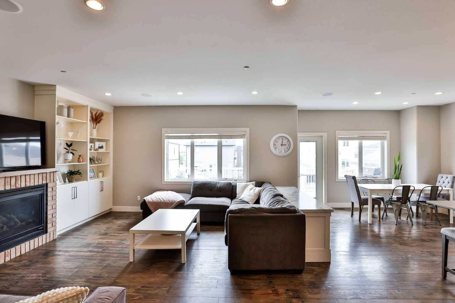 Lethbridge, AB T1J 5J3,371 Crocus TER West