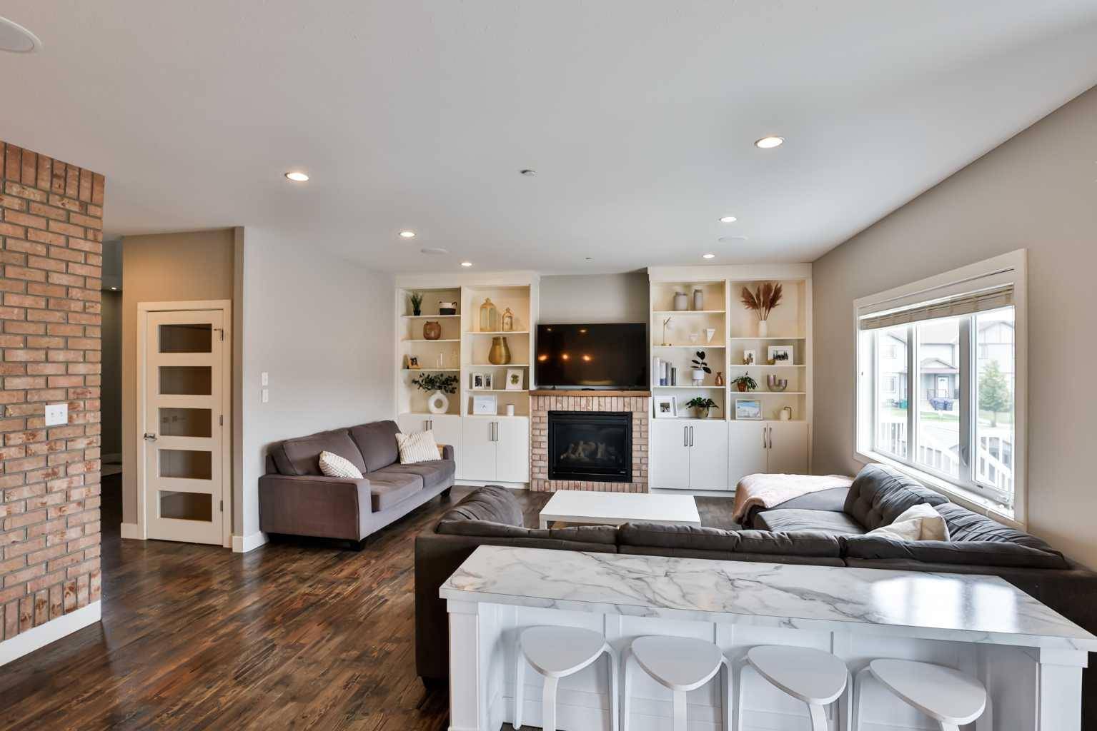 Lethbridge, AB T1J 5J3,371 Crocus TER West