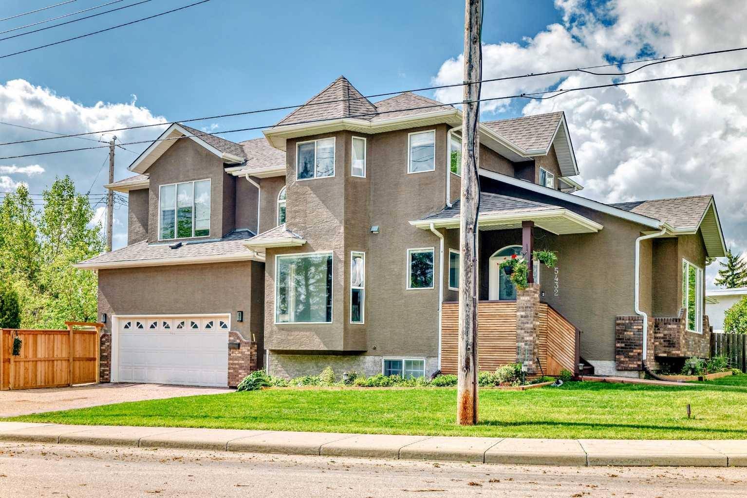 Calgary, AB T2K 2X6,5432 Thornbriar RD NW