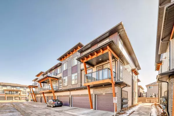 Calgary, AB T3J2H8,10060 46 ST NE #411