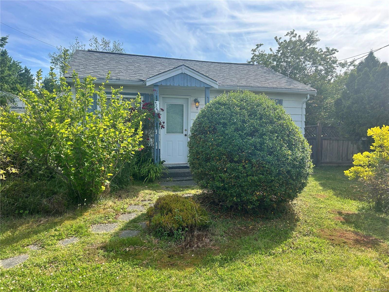 4760 Headquarters Rd,  Courtenay,  BC V9N 7J3