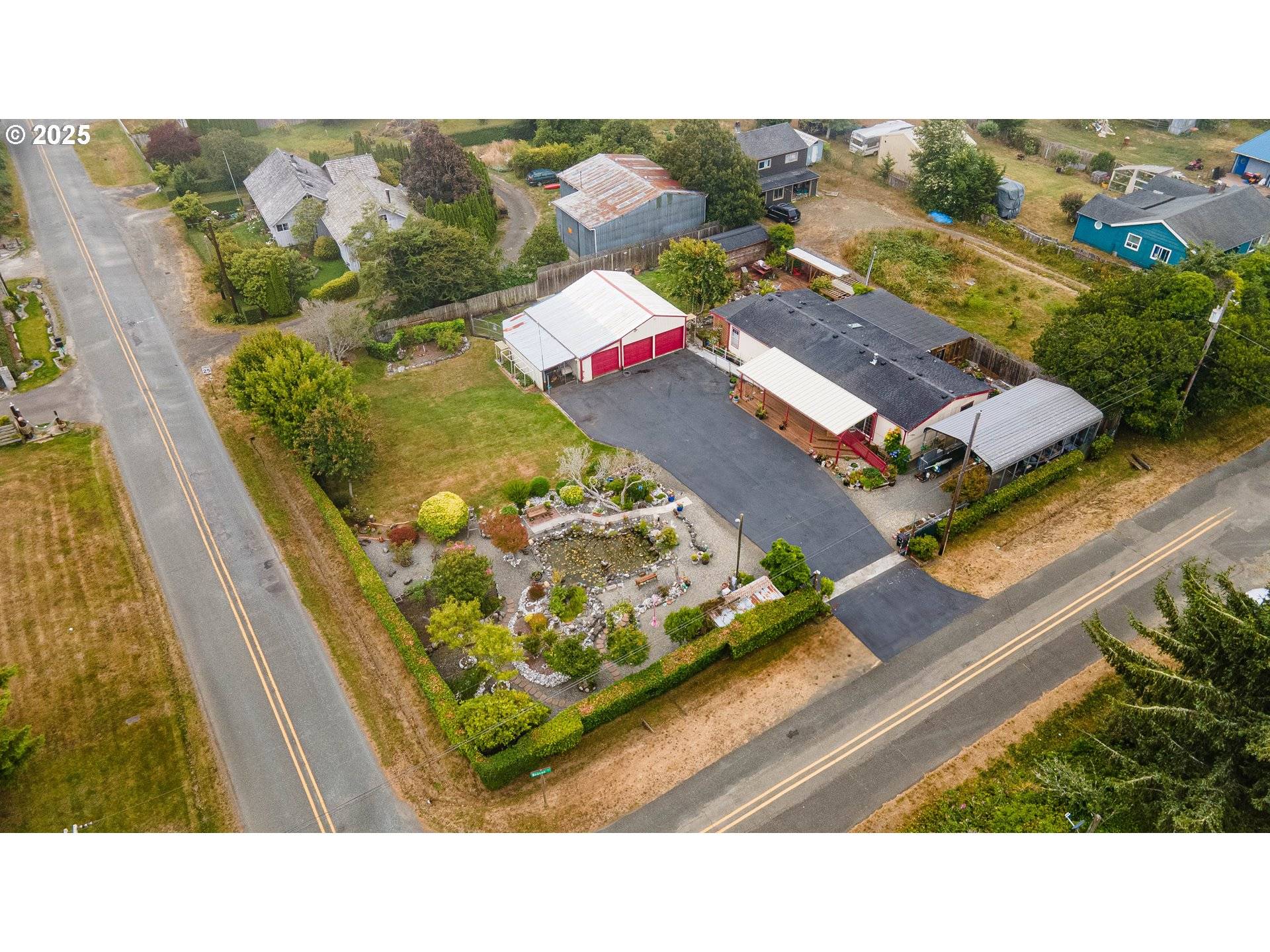 90994 BEACON LN, Coos Bay, OR 97420