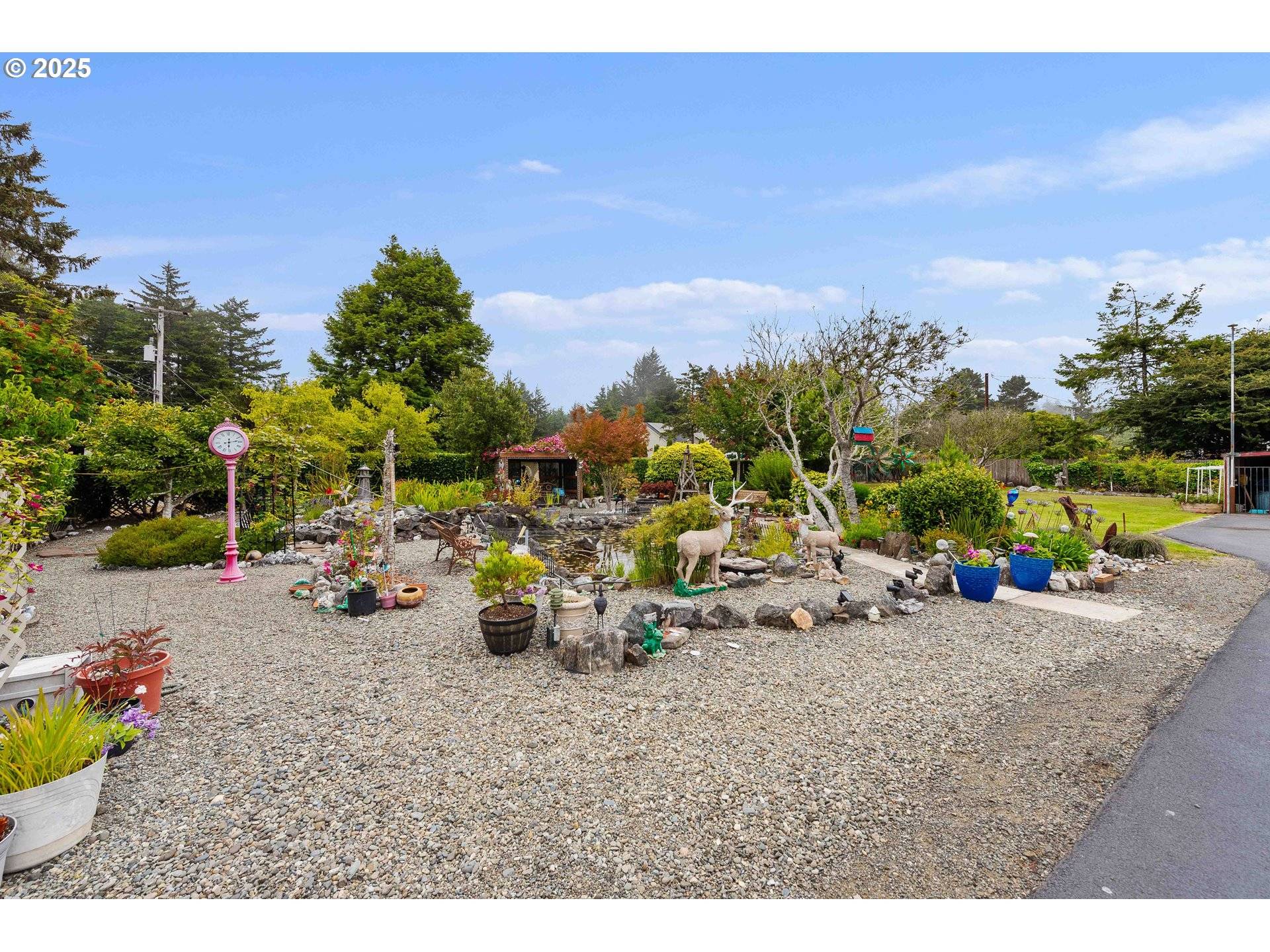 Coos Bay, OR 97420,90994 BEACON LN