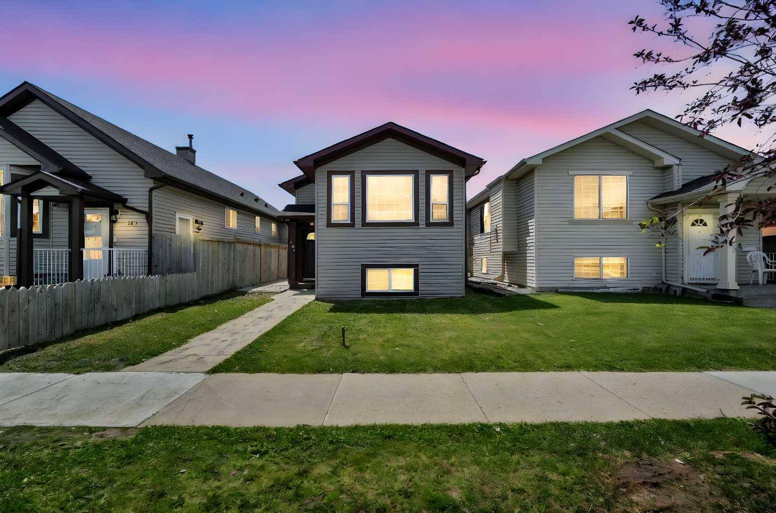 163 Taravista DR Northeast, Calgary, AB T3J 4T2